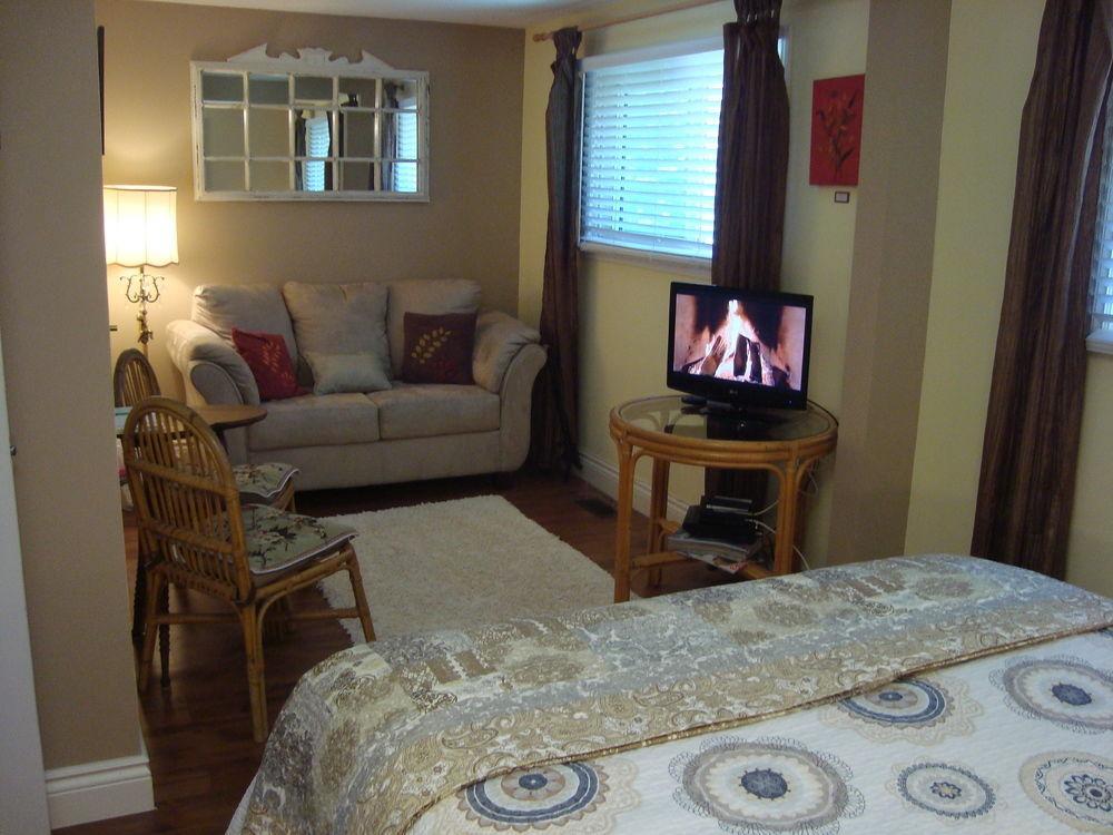 Paddington Place Bed & Breakfast Oshawa Exteriör bild